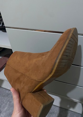 Kahverengi Süet Topuklu Kadın Bot - Görsel 3