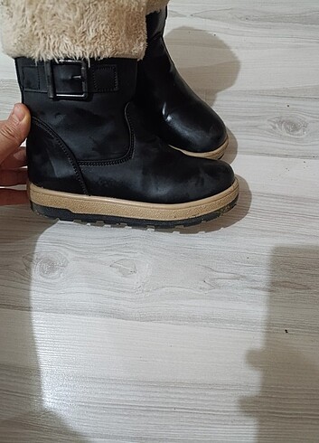 30 Beden siyah Renk Kız çocuk bot