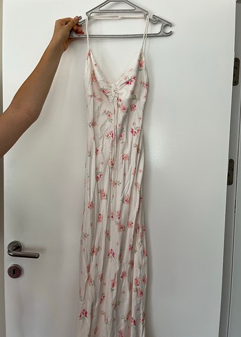 l Beden Beyaz Çiçekli Uzun Askılı Elbise Zara