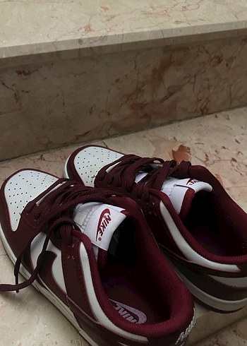 NİKE KADIN DUNK LOW BORDO AYAKKABI - Görsel 2