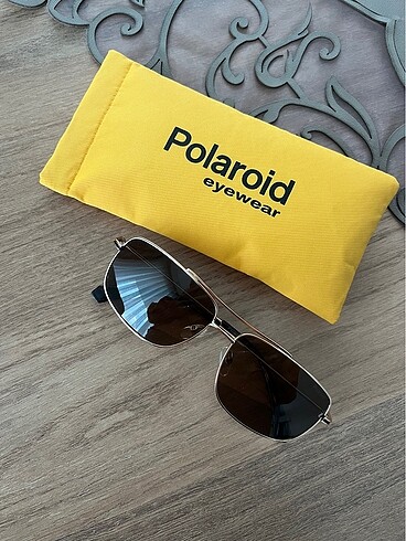 Polaroid gözlük