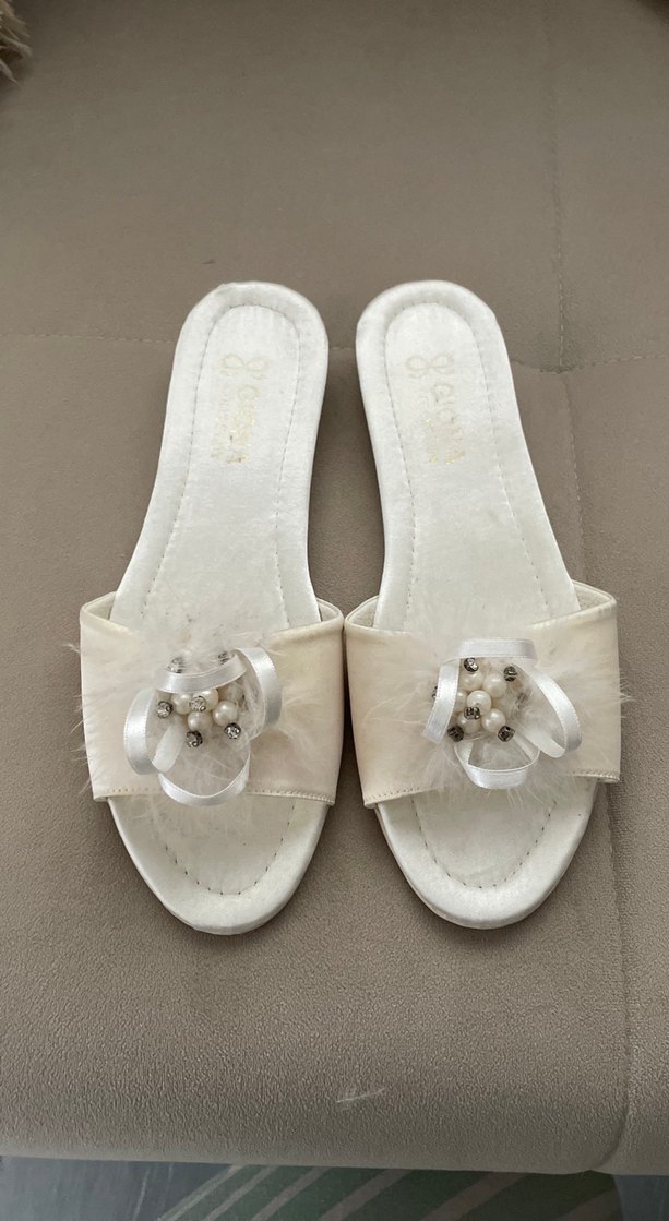 Beyaz İncili Kadın Düğün Terliği - Görsel 2