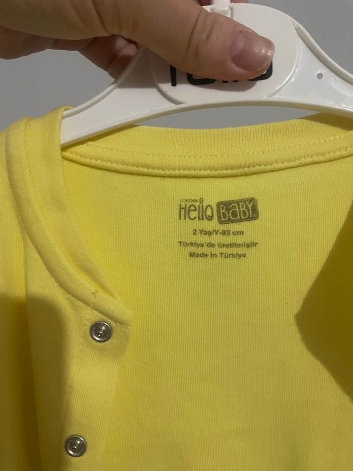 Sarı Düğmeli Uzun Kollu Hırka - Görsel 2