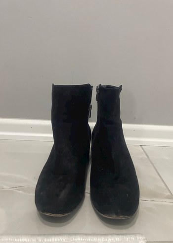 Nakışlı Siyah Süet Tokalı Kadın Bot - Görsel 3