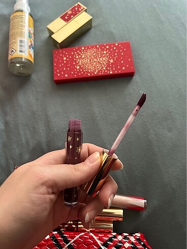  Beden Estée Lauder Lip Gloss
