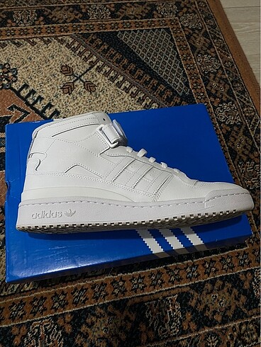 Adidas forum mid