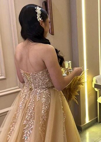 Uzun Strappy Transparan Altın Nişan Elbisesi - Görsel 3