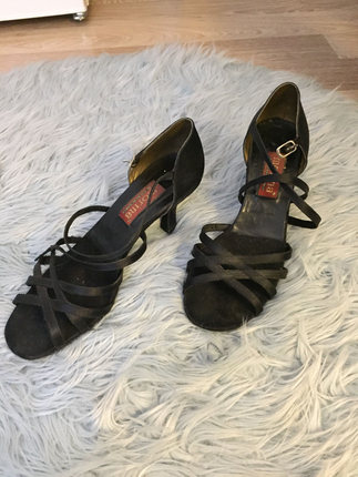 Dans ayakkabısı