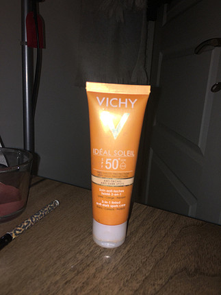 Vichy bb krem 