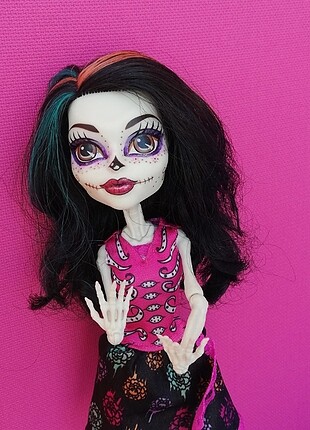 Monster high barbi oyuncak 