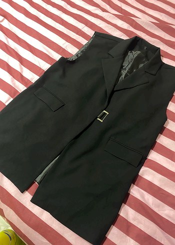 Kadın Siyah Kemerli Kolsuz Blazer