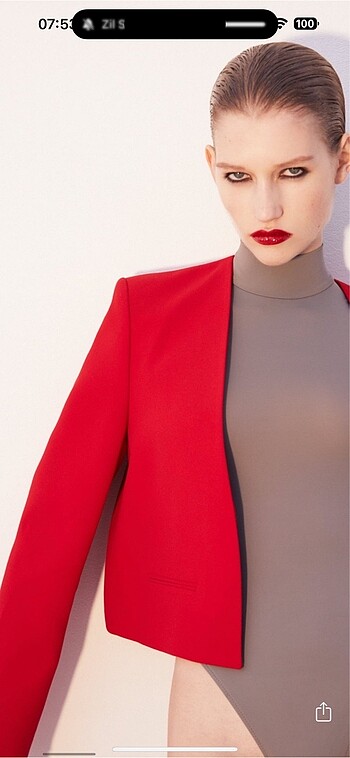 Zara yakasız kısa blazer
