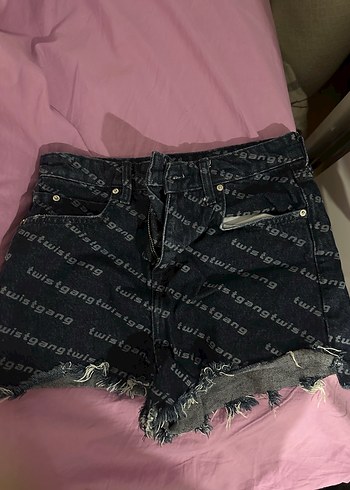 Twist Siyah Baskılı Mini Kot Şort - Görsel 5