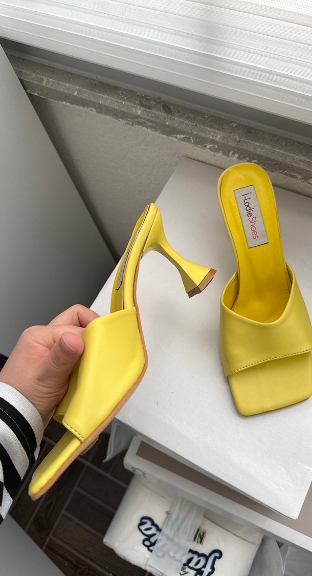 Sarı Blok Topuklu Kadın Terlik - Görsel 2