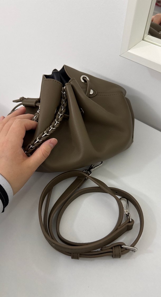 Zincir Detaylı Bej Deri Kadın Çanta - Görsel 4