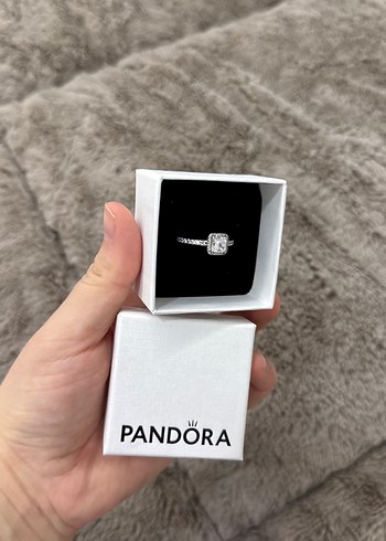 Pandora Beyaz Taşlı Kadın Yüzük - Görsel 2