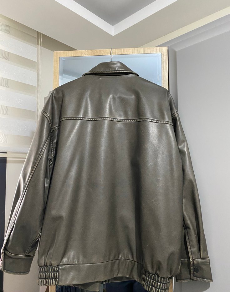 Gevşek Kesim Haki Deri Ceket - Görsel 4