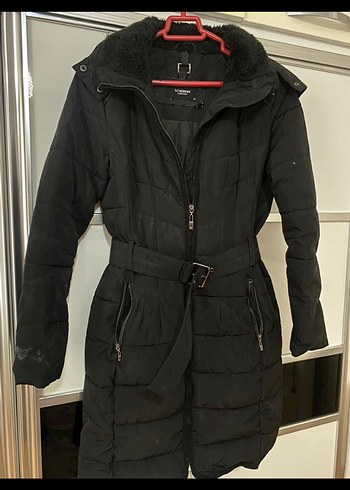 LC Waikiki Kadın Siyah Uzun Kemerli Kışlık Mont