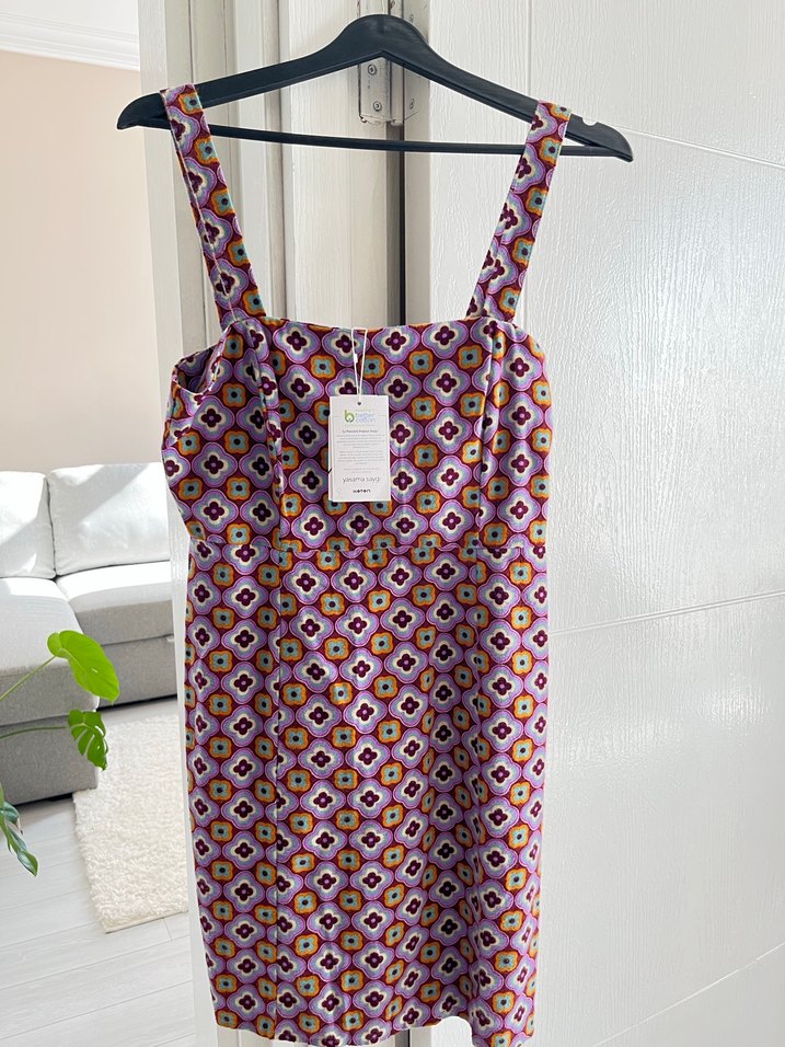 Çok Renkli Askılı Elbise - Görsel 2