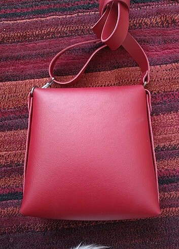 Beden kırmızı Renk Zara model çanta 