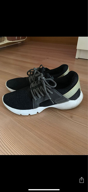 Siyah zara sneakers