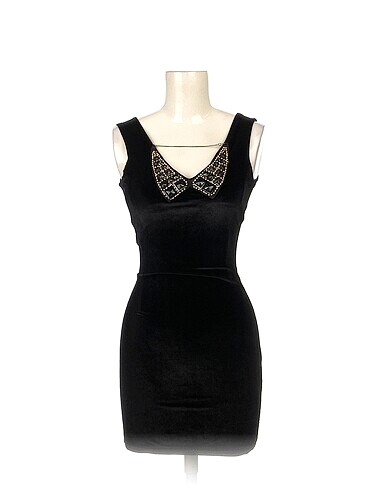 PreLoved Kısa Elbise %70 İndirimli.