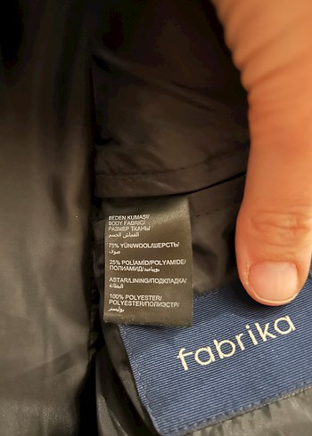 50 Beden Fabrika Düğmeli Siyah Erkek Yün Kaban
