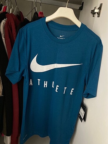 nike tshirt