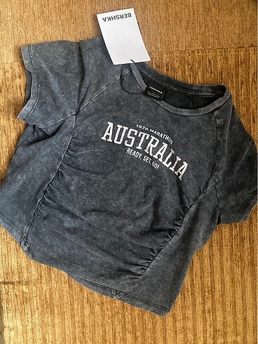 Bershka bershka crop tshirt