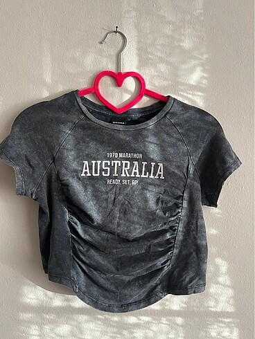 bershka crop tshirt