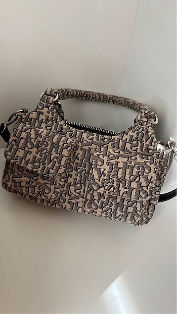Stradivarius stradivarius cepli omuz çantası monogram detaylı