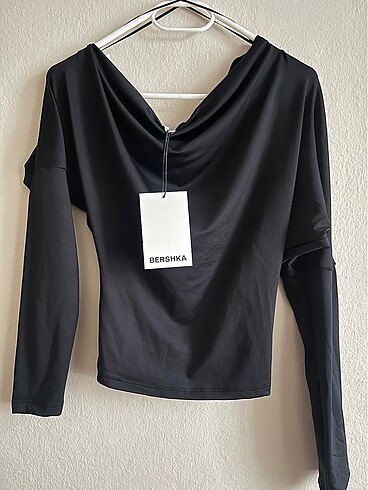 bershka asimetrik siyah bluz