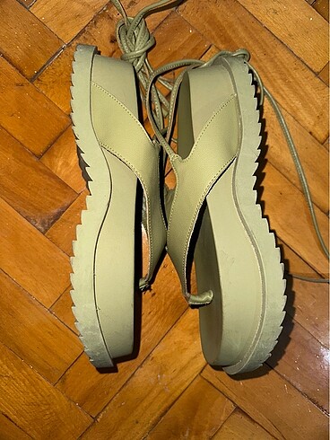 36 Beden haki Renk Bershka sandalet