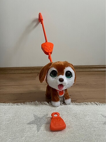 Fur Real yürüyen kaka yapan köpek