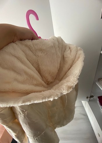44 Beden beyaz Renk Beyaz Kürklü şal yaka mont