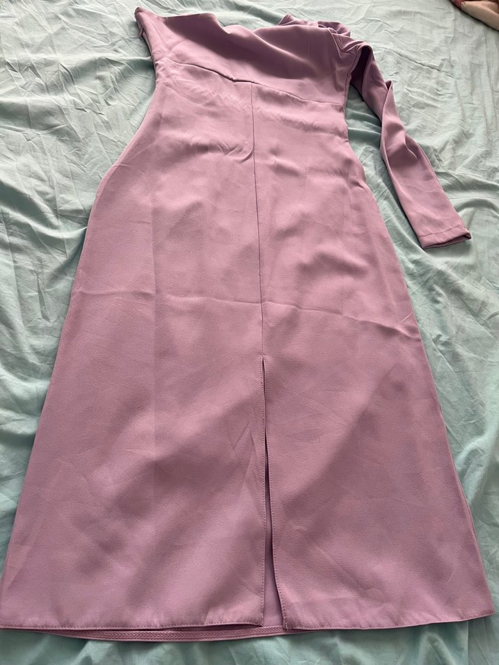 Tek omuz yırtmaçlı lila elbise - Görsel 3