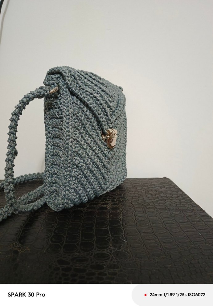 Gri Örgü Kadın Çanta Zincir Askılı - Görsel 4