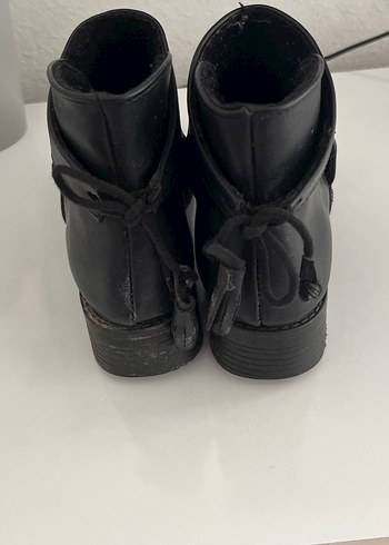 Kadın Siyah Deri Bantlı Topuklu Bot - Görsel 3