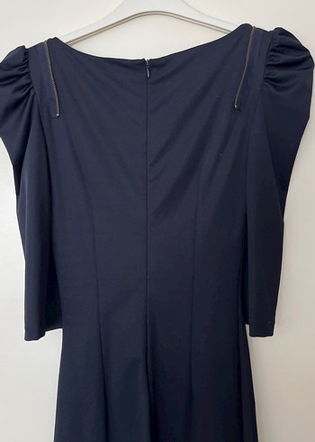 Zincir Detaylı Siyah Uzun V Yakalı Kadın Elbise - Görsel 6