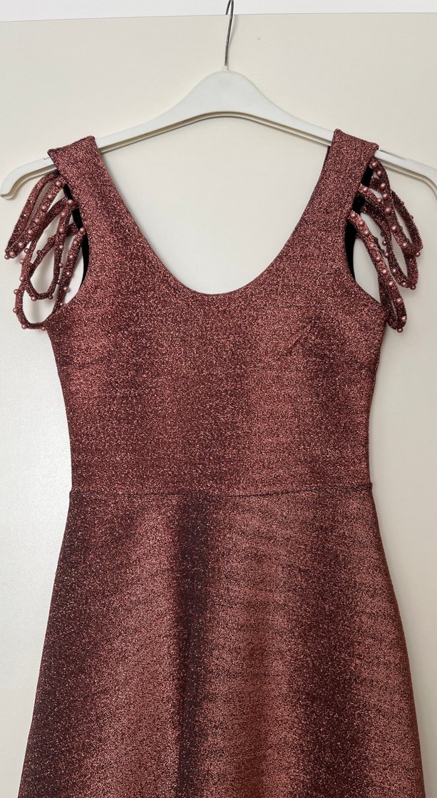 Bordo Parlak Midi V Yaka Askılı Elbise - Görsel 3