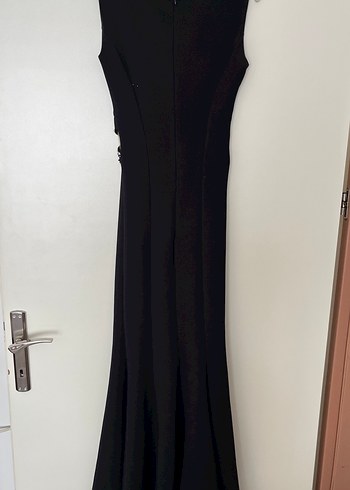 Siyah Nakışlı V Yakalı Uzun Abiye Elbise - Görsel 4