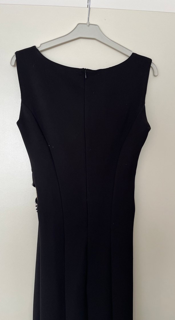 Siyah Nakışlı V Yakalı Uzun Abiye Elbise - Görsel 5