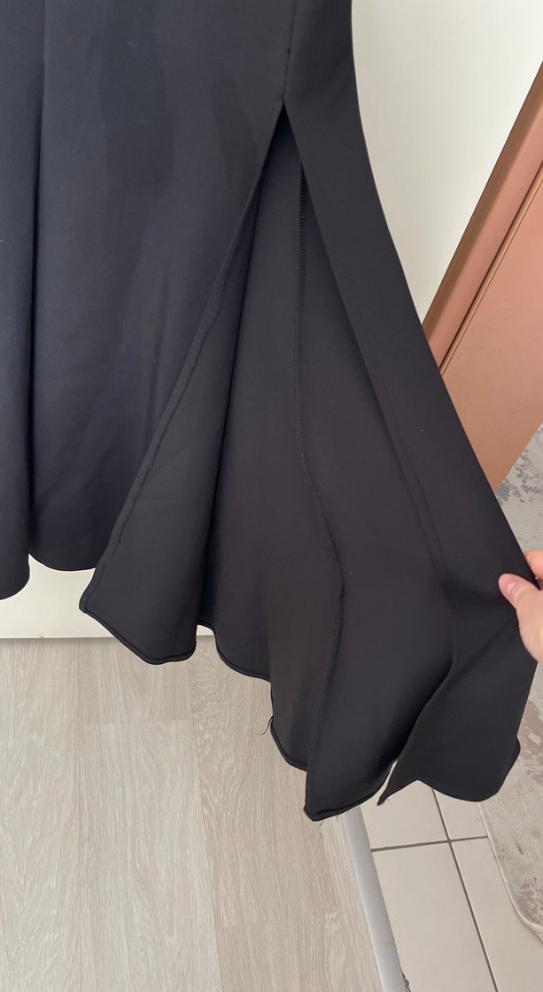 Siyah Nakışlı V Yakalı Uzun Abiye Elbise - Görsel 2