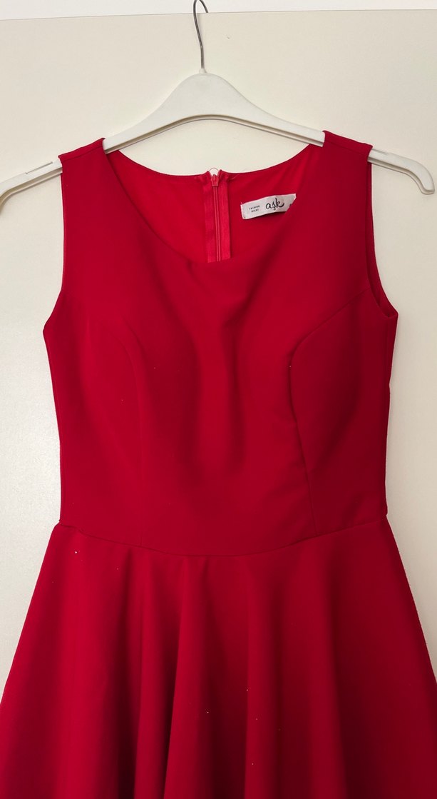 Kırmızı Kolsuz Midi Elbise - Görsel 3