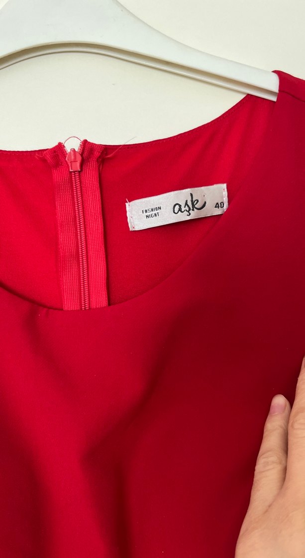 Kırmızı Kolsuz Midi Elbise - Görsel 4