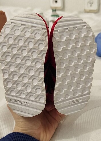 19 Beden kırmızı Renk Orjinal adidas spor ayakkabı