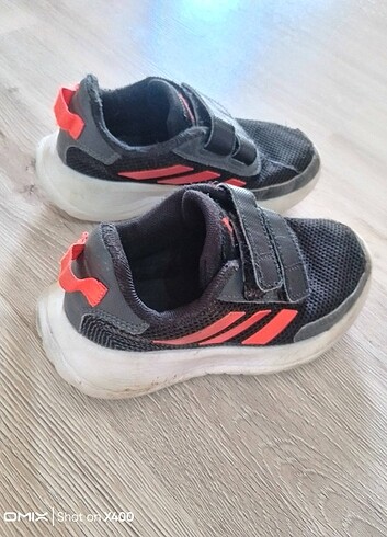 Adidas Çocuk spor ayakkabı