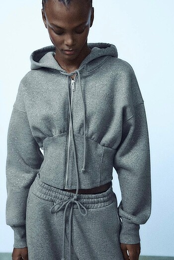 Zara Simli Crop Sweatshirt