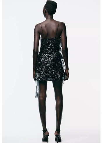 Zara Siyah Pullu Kısa Fırfırlı Elbise - Görsel 4