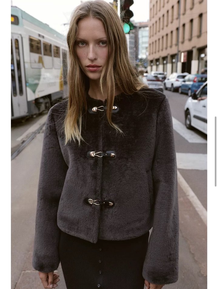 Zara Süslü Düğmeli Suni Kürk Ceket - Görsel 3